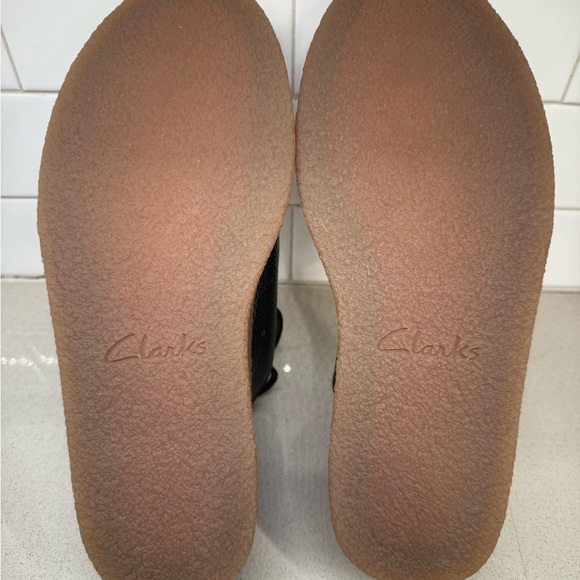 Never worn!  CLARKS MEN'S OAKPARK LOW BLACK LEATHER SNEAKERS - Picture 3 of 6